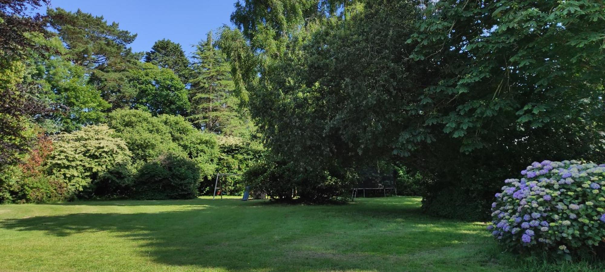 Holiday home - Les Pivoines - Les Jardins De Kerellec - 20min De La 4 A 6 Personnes Terrasse Jacuzzi Plouvorn