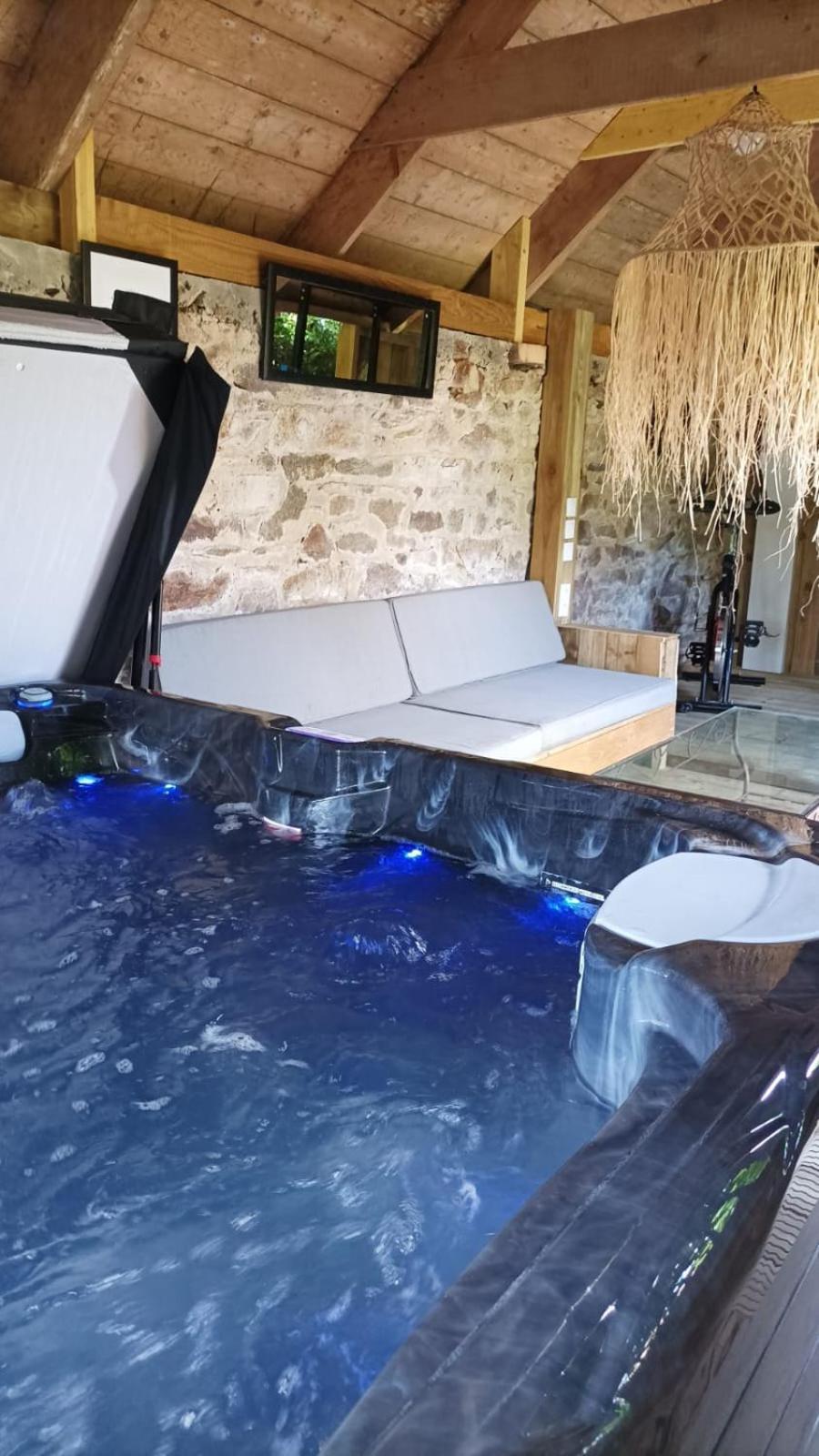 - Les Pivoines - Les Jardins De Kerellec - 20min De La 4 A 6 Personnes Terrasse Jacuzzi Holiday home Plouvorn